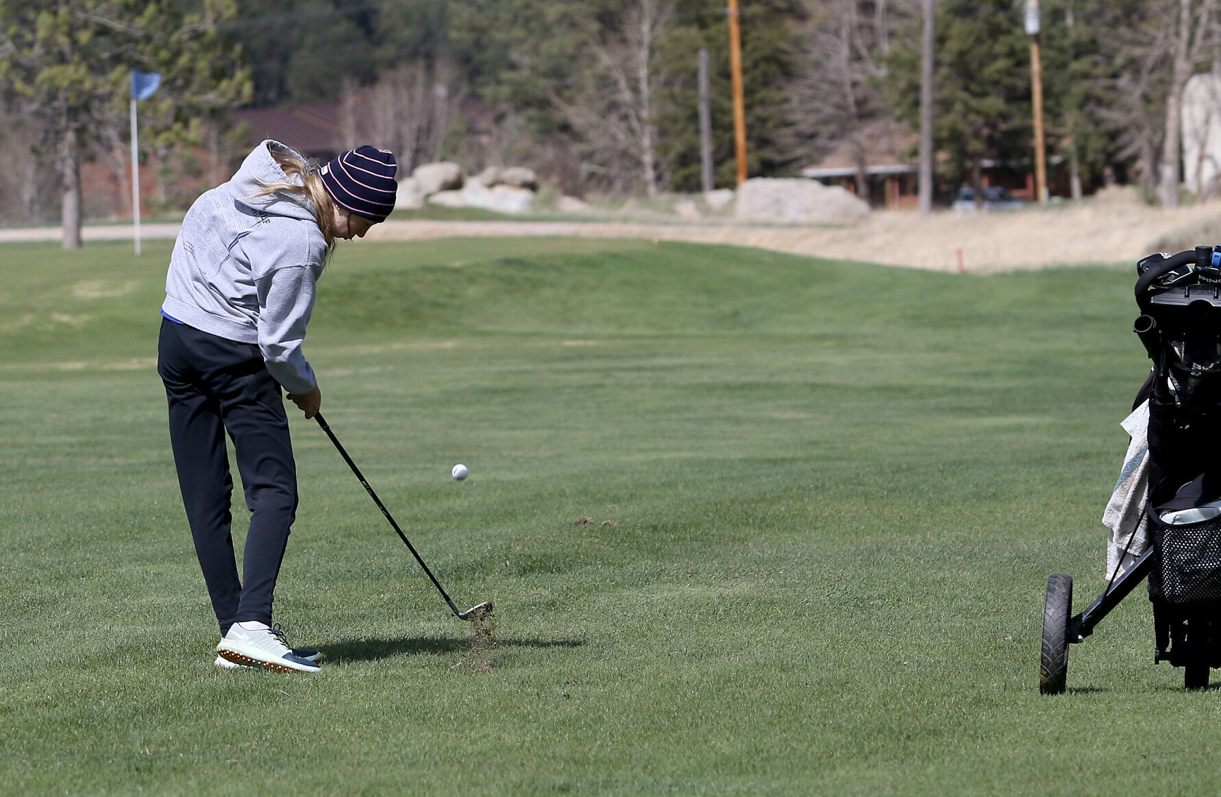 051022-golf3.jpg